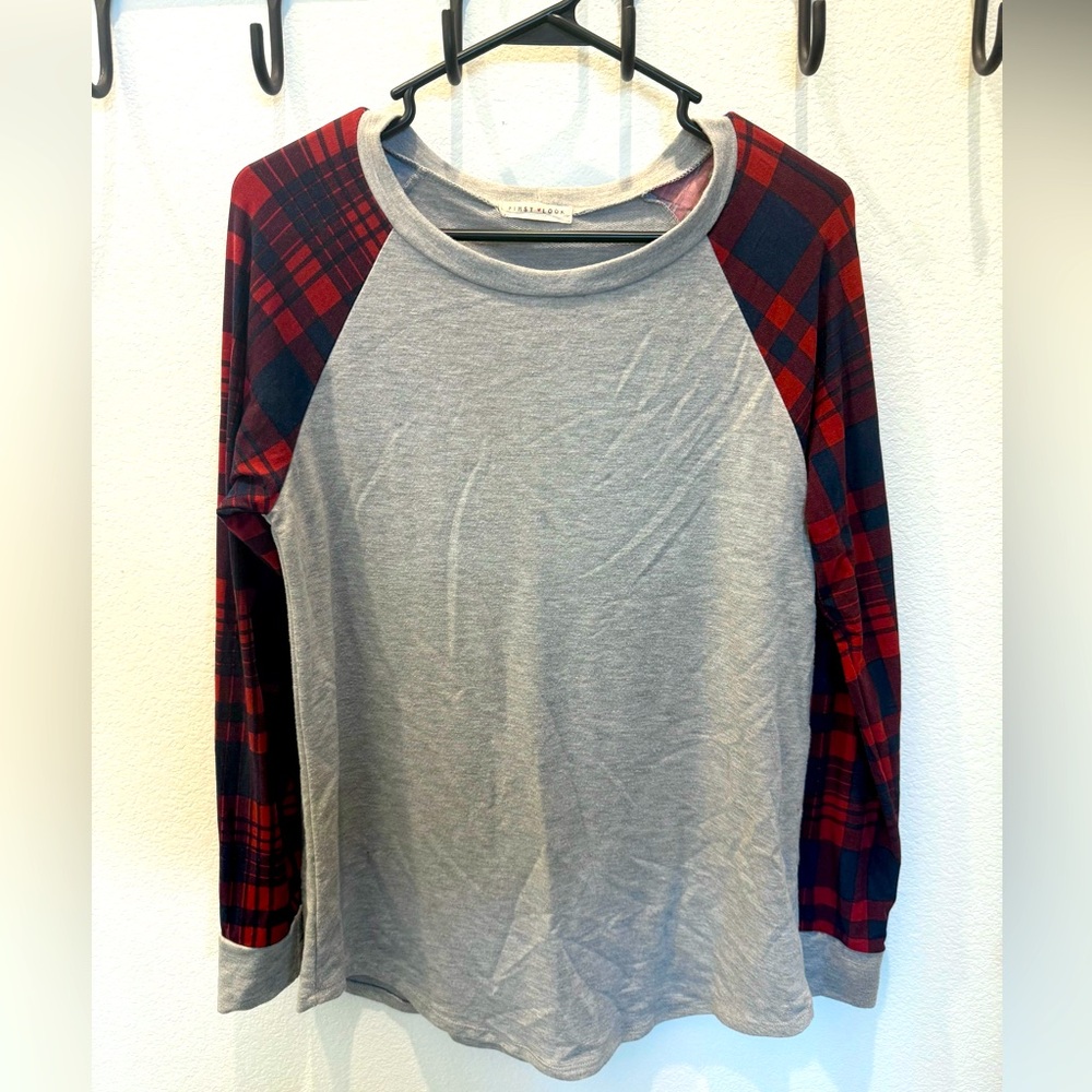 First Look Gray & Plaid Sleeve Long Sleeve Top - Medium